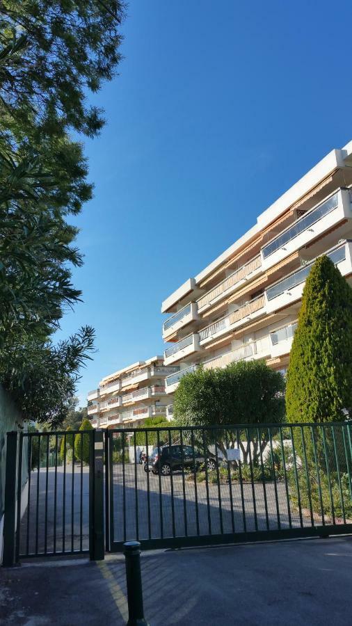 Golfe Juan Studio Валорис Екстериор снимка
